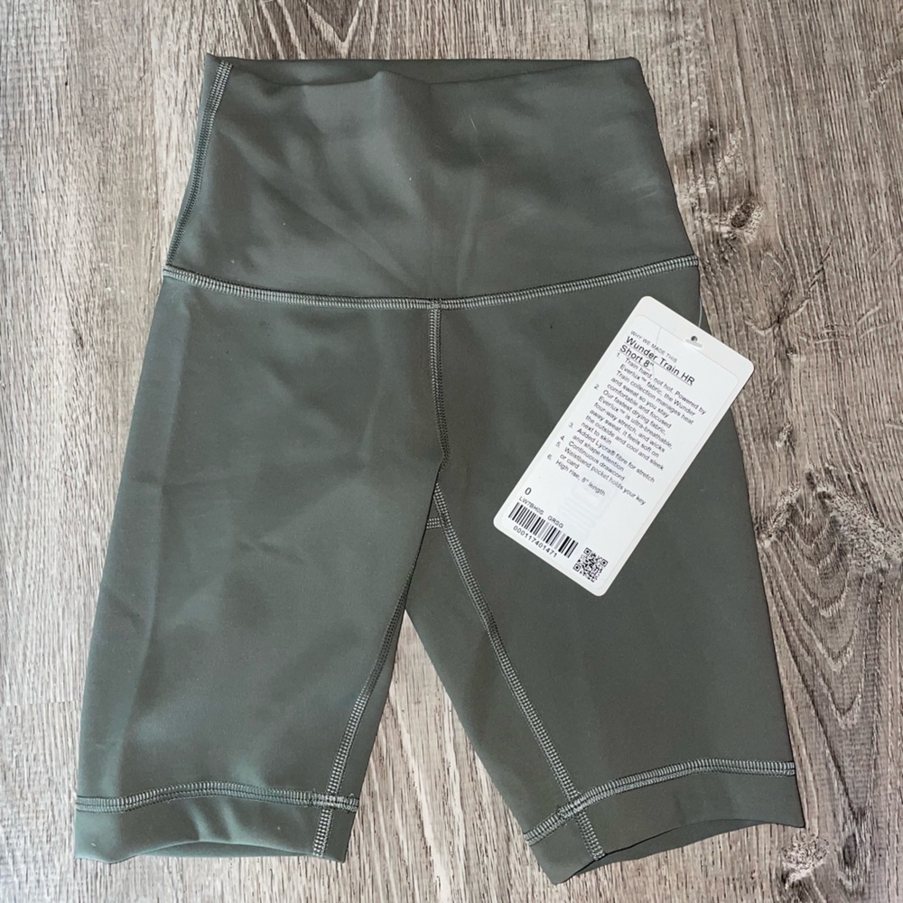 Lululemon Wunder Train High Rise Short 8’